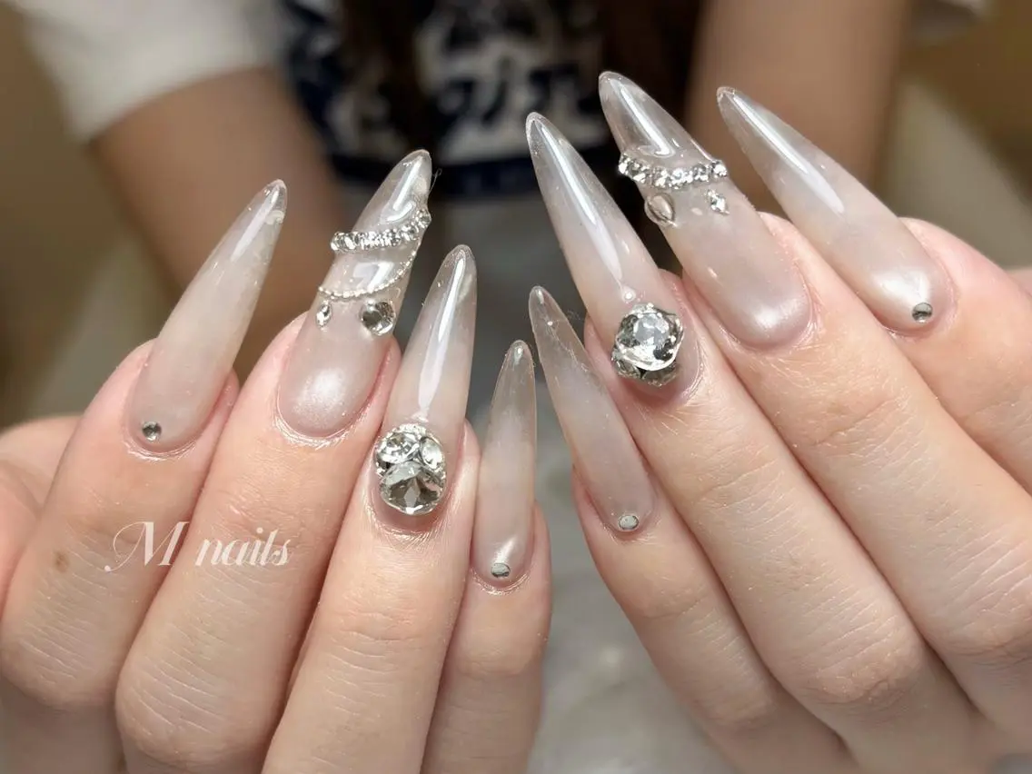 ネイル M🌷nail 長さだし専門店のネイルデザイン
