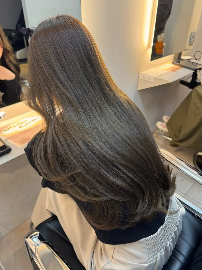 ロング カラー shiro.kobe 森彩華のヘアスタイル