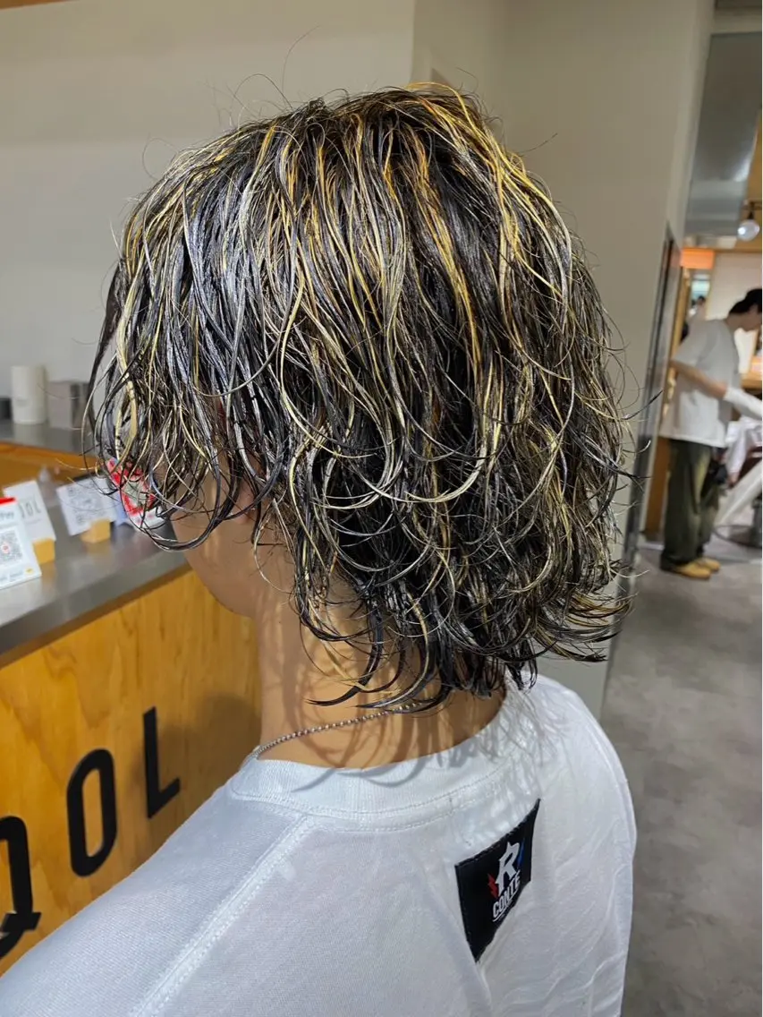 カラー パーマ メンズ トリートメント パーマ特別価格🔥 宇宙のヘアスタイル