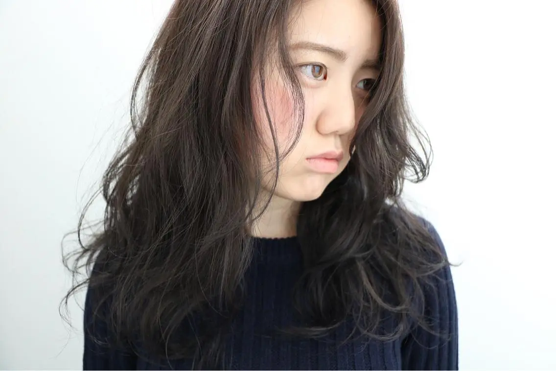 ロング カラー グレージュ soins de MaLilyのヘアスタイル