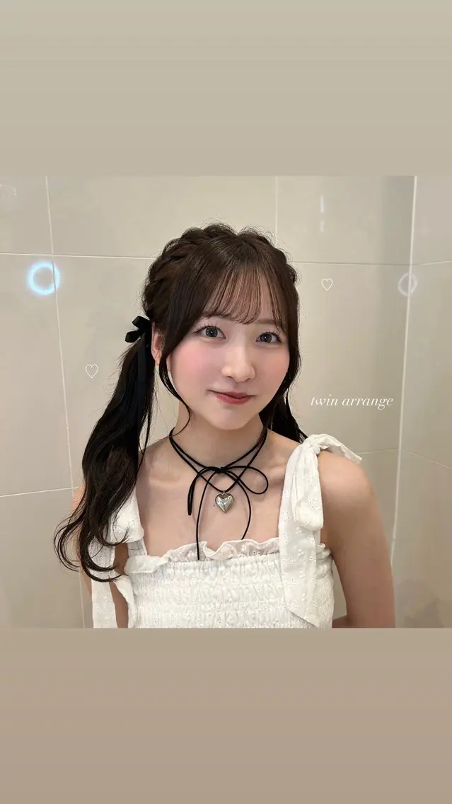 セミロング moe🎀 透明感♡似合わせのヘアスタイル