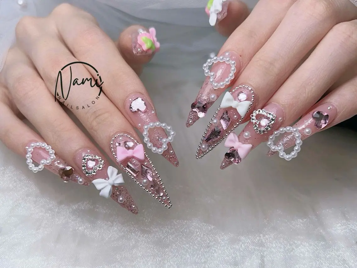 ネイル 長さ出し ガーリー 韓国ネイル ロングネイル 持ち込み Nami nail salonのネイルデザイン
