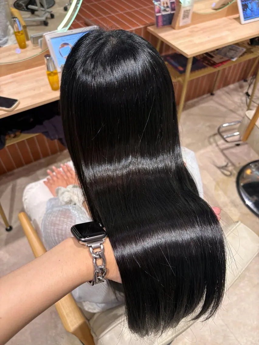 ロング カラー ヘアカラー レア🤍艶カラー/ 髪質改善🩶ネイルのヘアスタイル