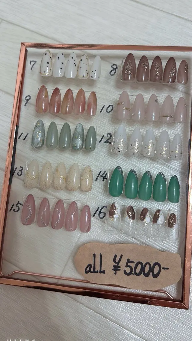 シンプルデザイン5,000円の写真