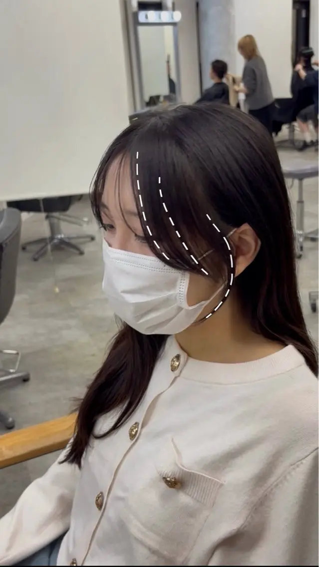 ロング ロングレイヤー 顔周りカット 学生 レイヤーカット ロング カット トリートメント 髪質改善、癖毛直し 縮毛矯正が得意のヘアスタイル