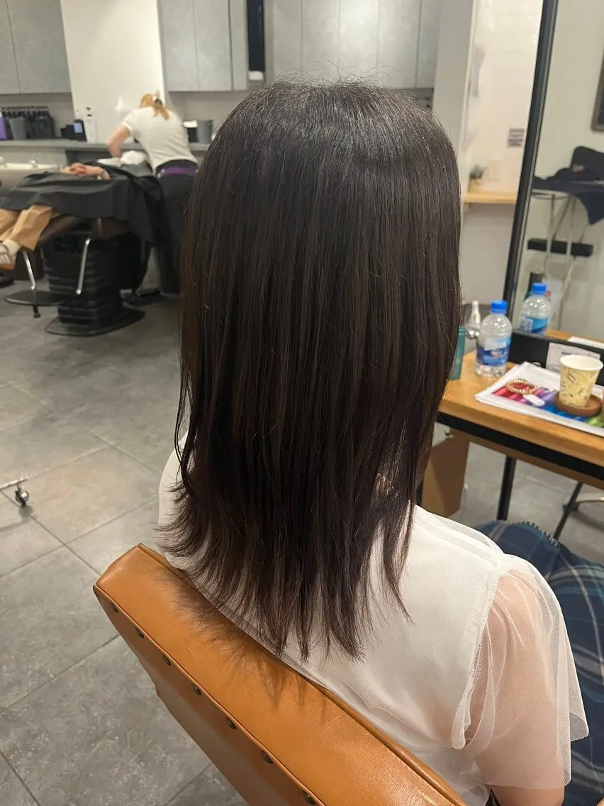 ミディアム 顔周りカット レイヤーカット カット SHIAN 橋本店 吉田 詩穂のヘアスタイル