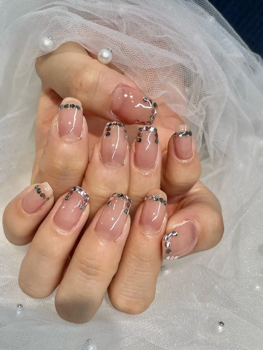 ネイル キラキラネイル ストーンネイル I-nail Moeのネイルデザイン