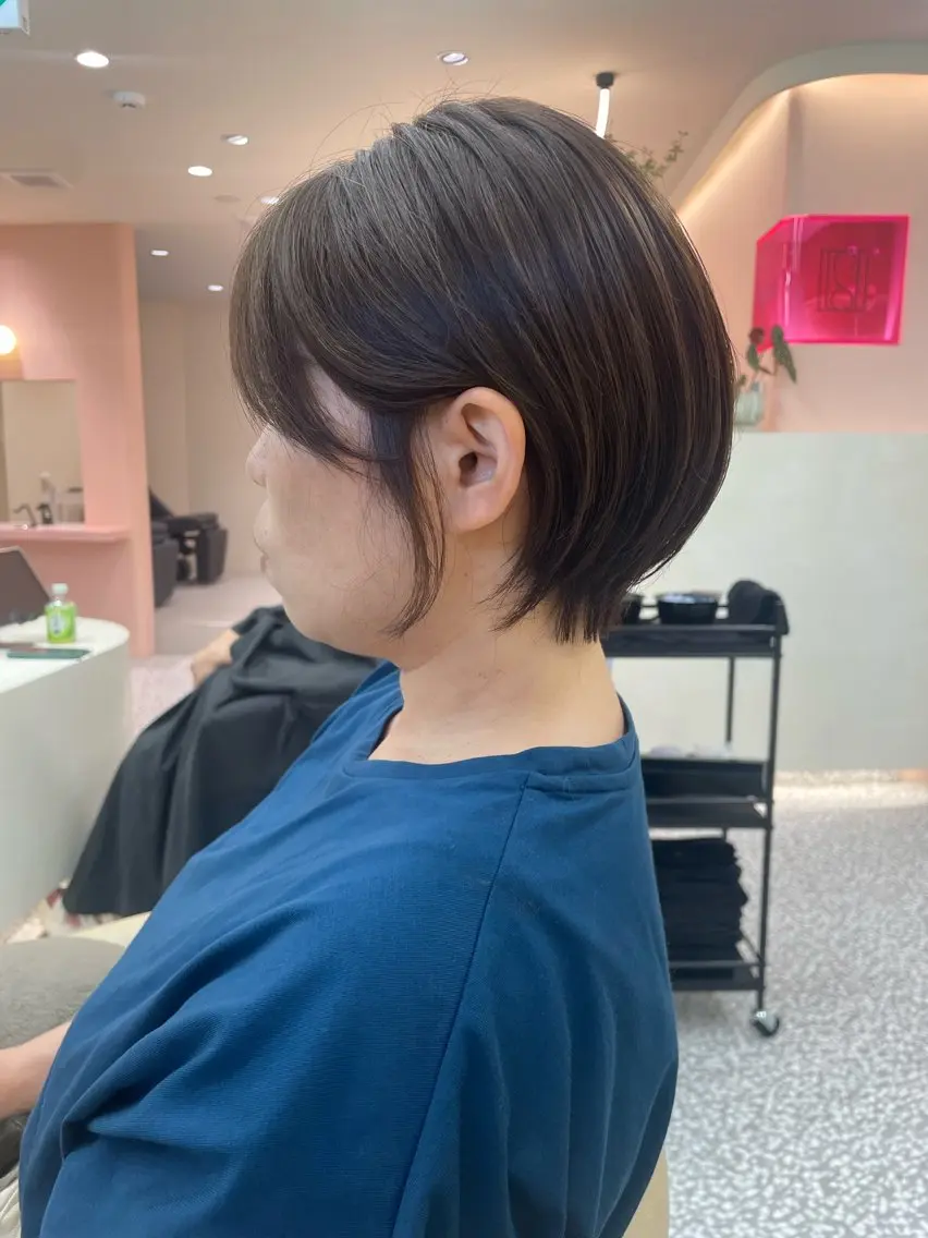 ショート ボブ ハイライト 髪質改善 似合わせカット ショートヘア 中村拓磨 明るい白髪染めのヘアスタイル