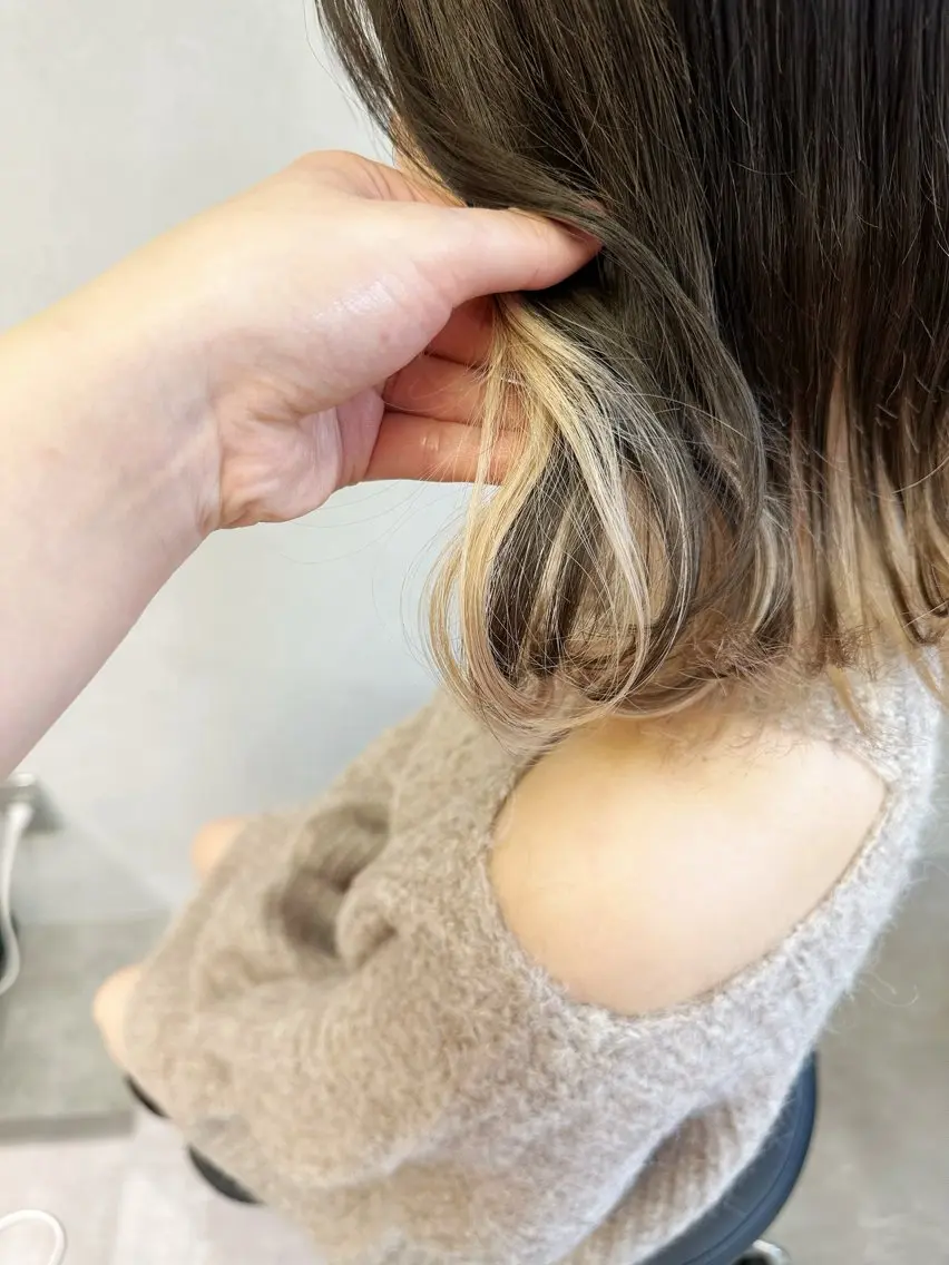 カラー 谷山 葵のヘアスタイル
