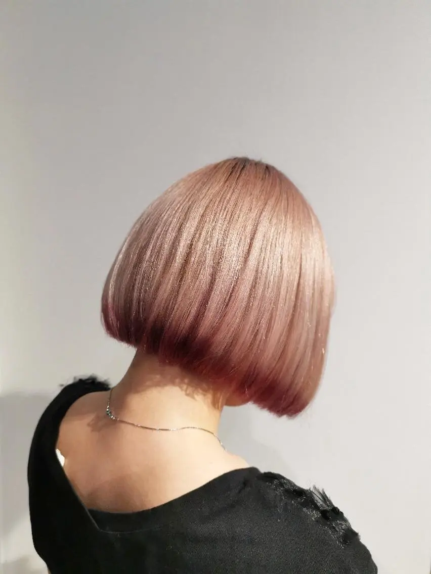 ショート カラー デザインカラー ピンクカラー ボブ OFFKAi!! IKEBUKUROのヘアスタイル