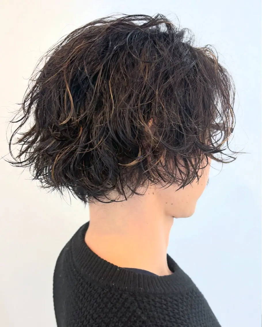 ショート 白岩 良子のヘアスタイル