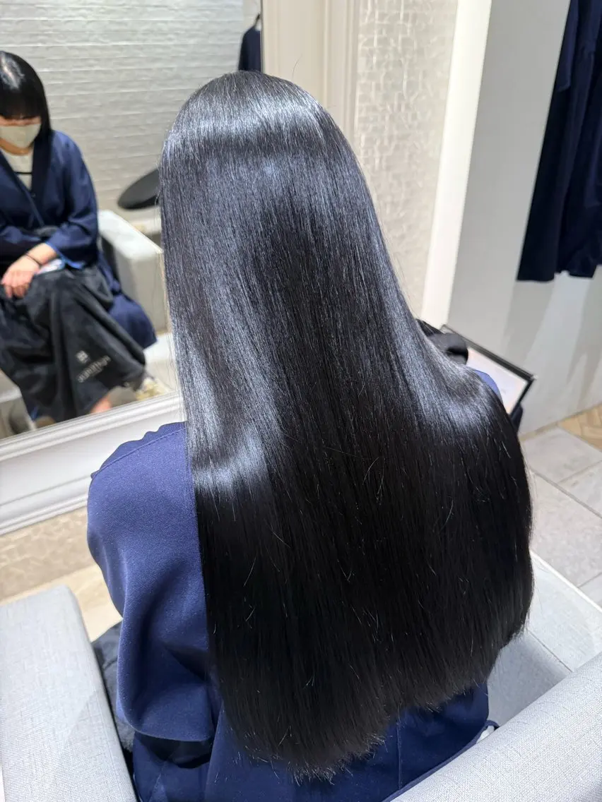 ロング カラー パーマ 黒髪 ブルーカラー ブルーブラック 縮毛矯正 ストレートパーマ カット 縮毛矯正 銀座/ハイレイヤー/ 艶髪カラー/田中颯士のヘアスタイル