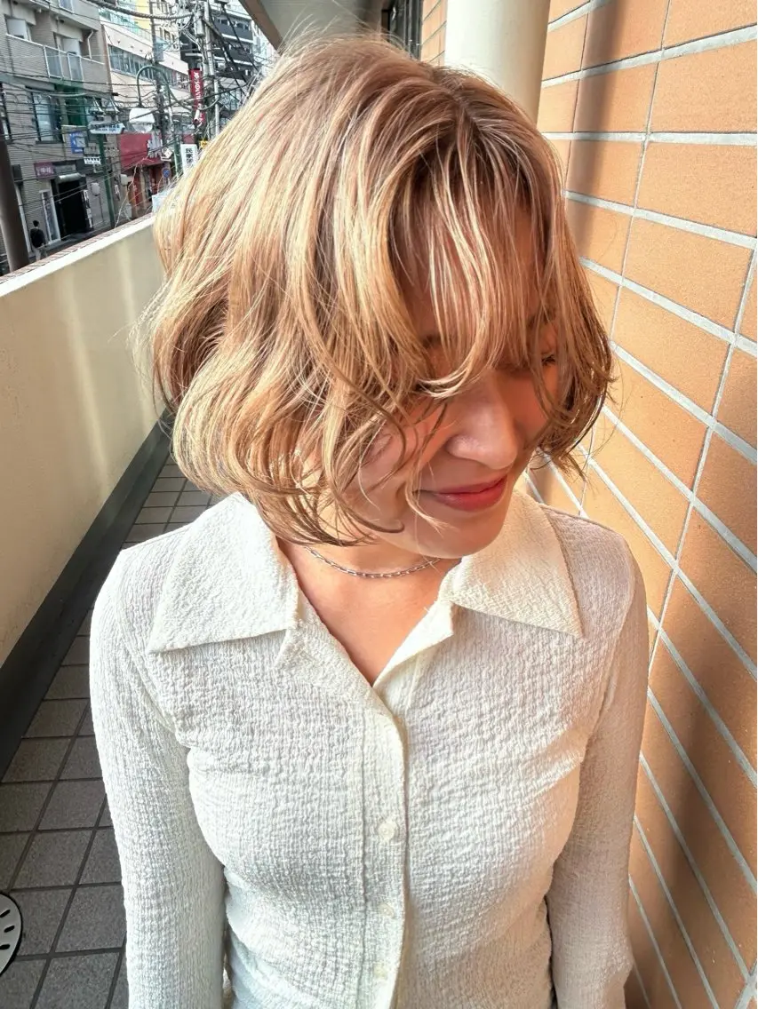 ショート カラー ヘアカラー momona english okのヘアスタイル