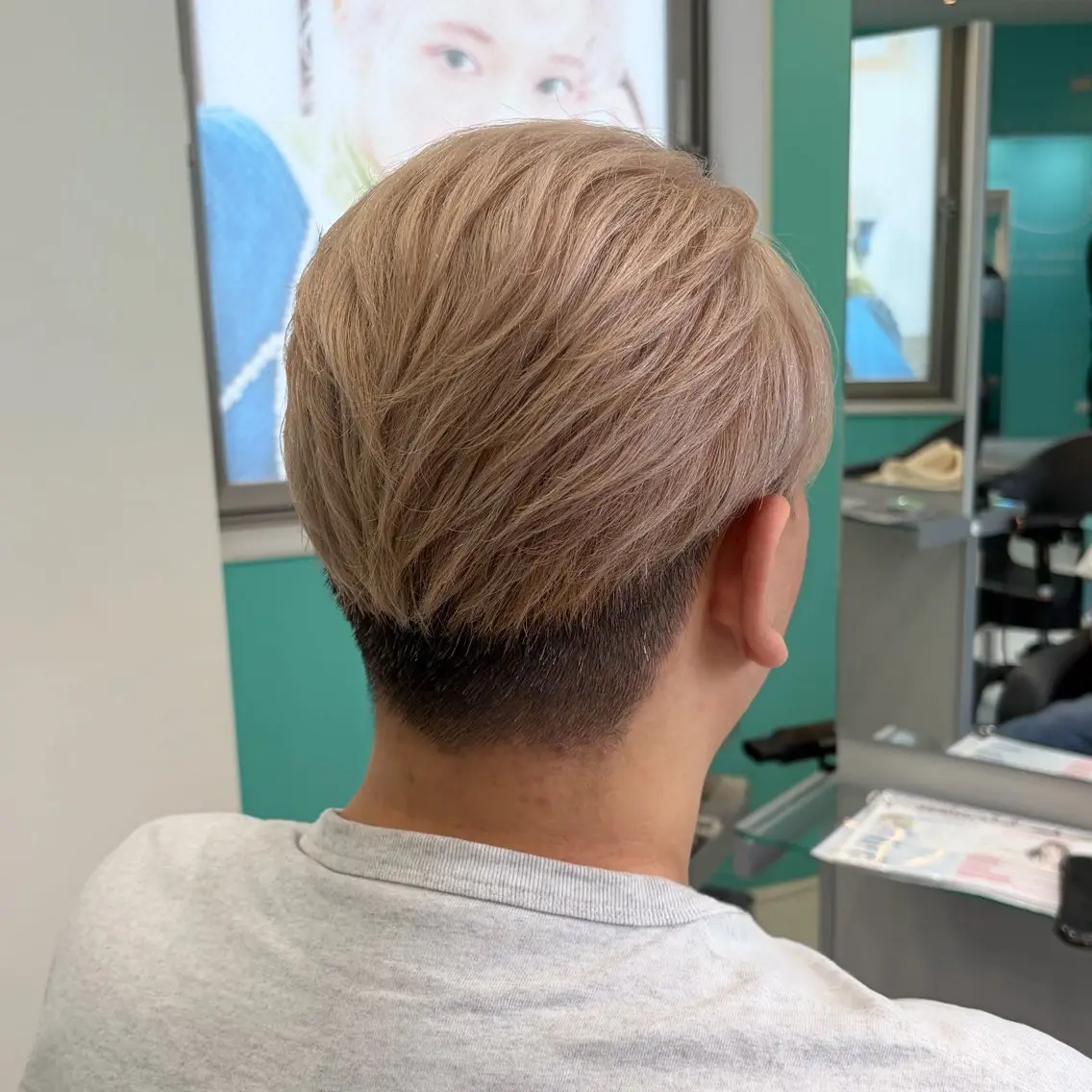 ショート カラー メンズ ベージュカラー ホワイトベージュ カット ヘアカラー トリートメント デザインカラー/ ボブ/Natsukiのヘアスタイル