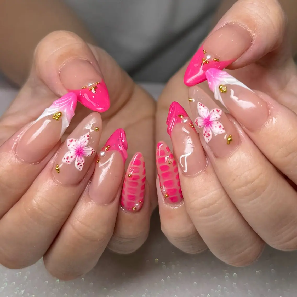 ネイル ハンドネイル VIERU 🌈🎀💖のネイルデザイン