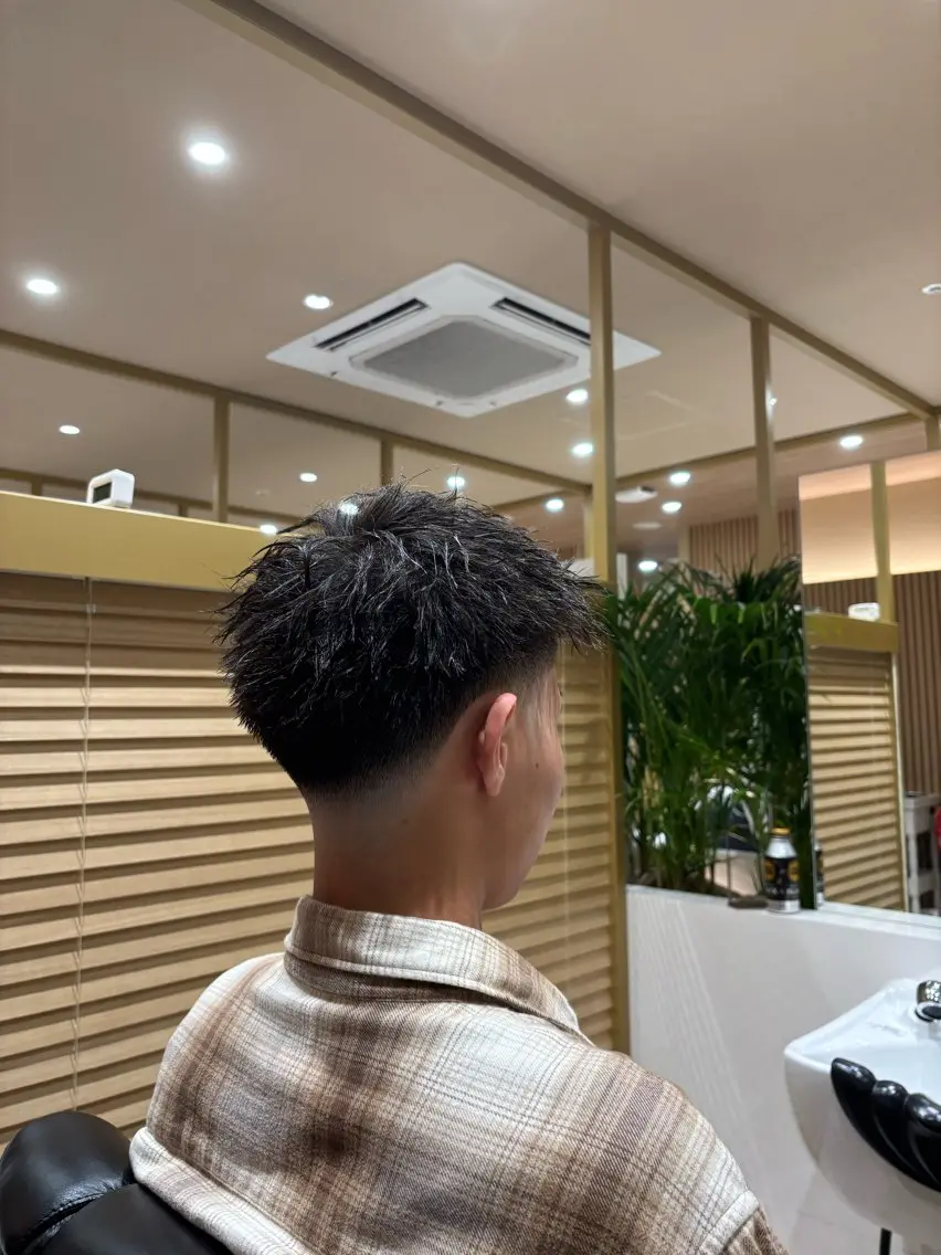 ショート 加藤 颯のヘアスタイル