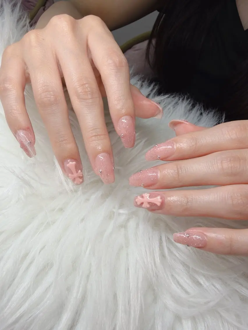 ネイル 長さ出し グラデーション 卒業式 キラキラネイル マグネットネイル Lee Nailsのネイルデザイン