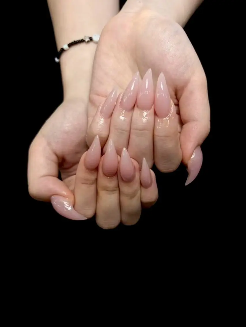 ネイル ハンドネイル ongles chicのネイルデザイン