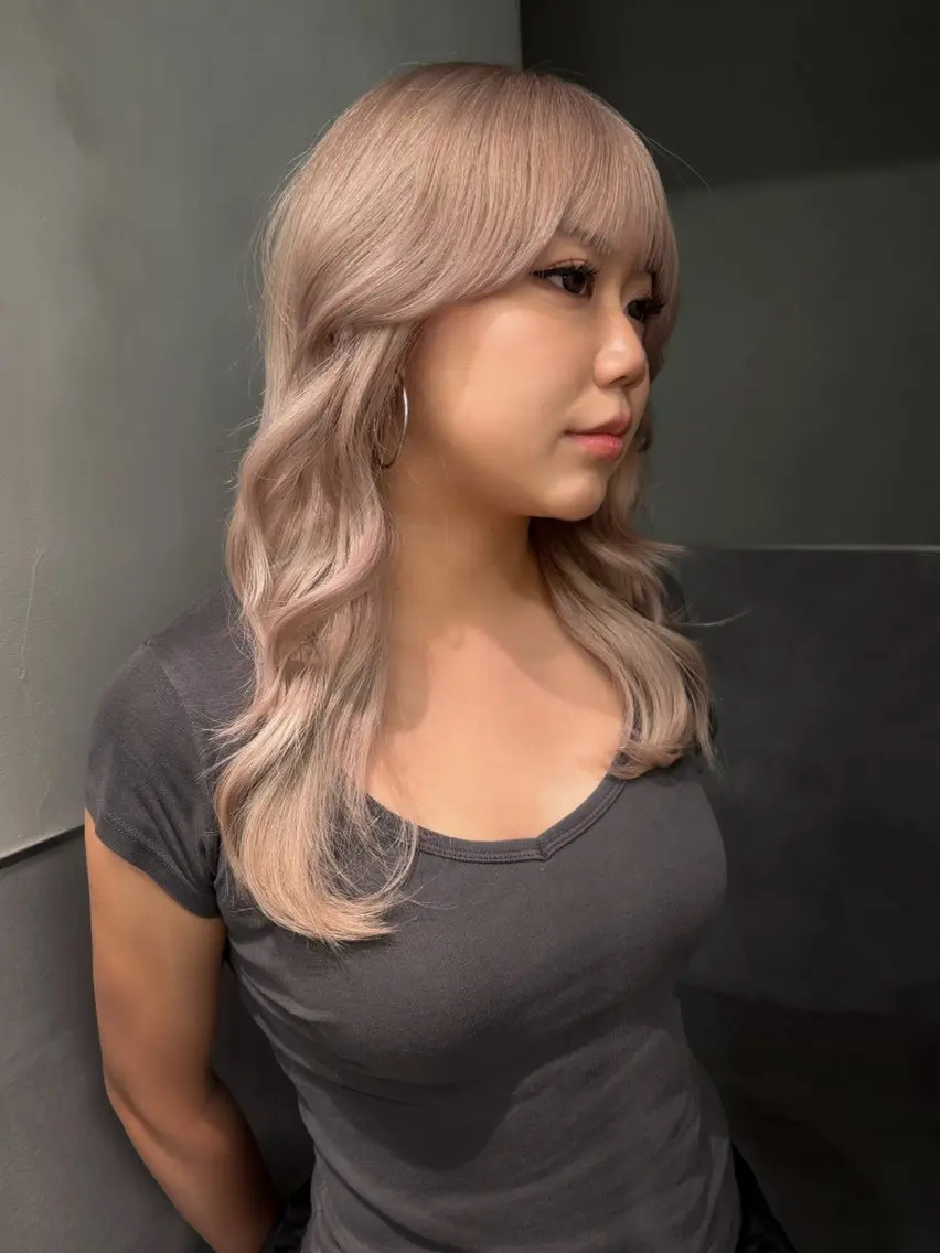 ロング ヘアカラー Hinata🛸 ハイトーン美容師のヘアスタイル