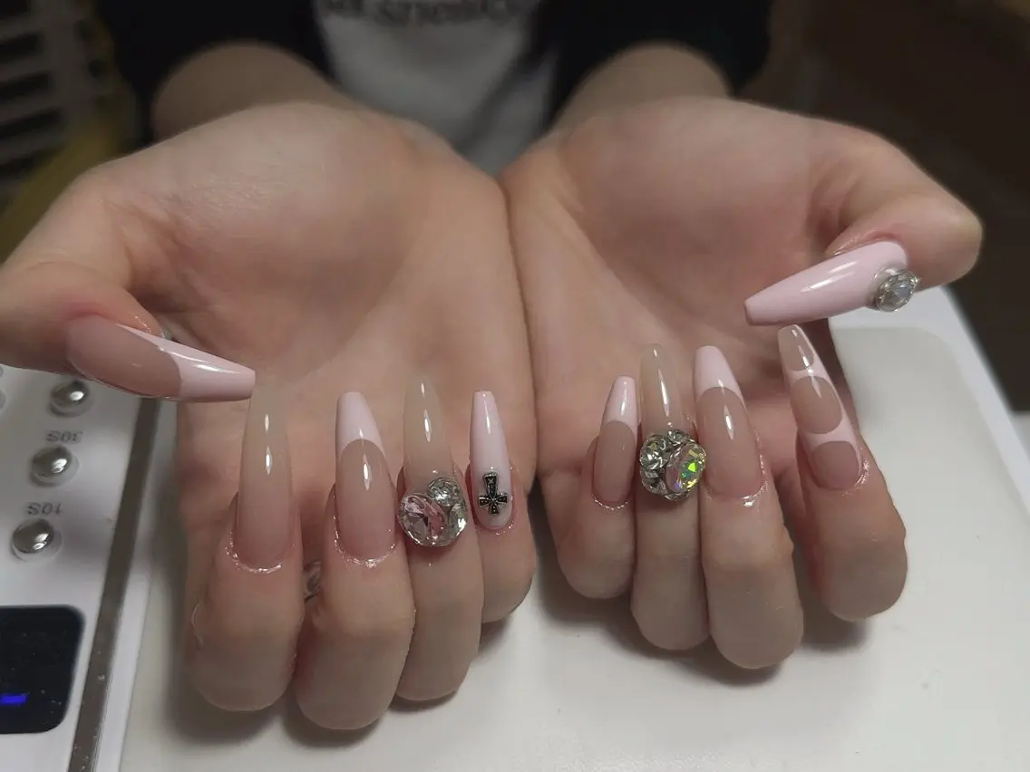ネイル ハンドネイル NAIL CIRCLESのネイルデザイン