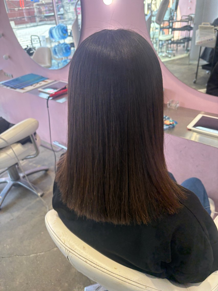 ミディアム くせ毛 縮毛矯正 しおり🍒 カラーモデル募集中のヘアスタイル
