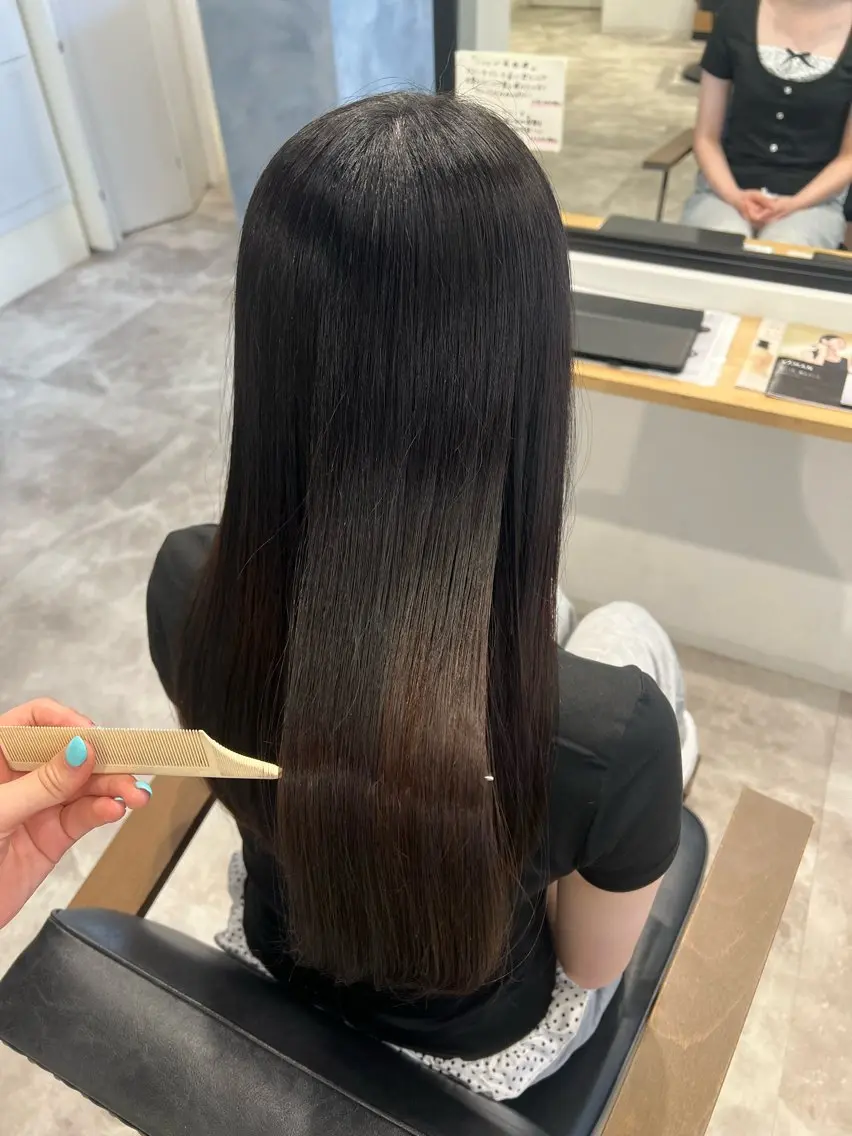ロング 酸性ストレート 縮毛矯正 recipe la couleurちずのヘアスタイル