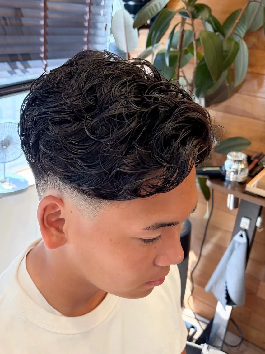 ショート パーマ メンズ メンズパーマ カット パーマ 三宮メンズカット ヨシイッキのヘアスタイル