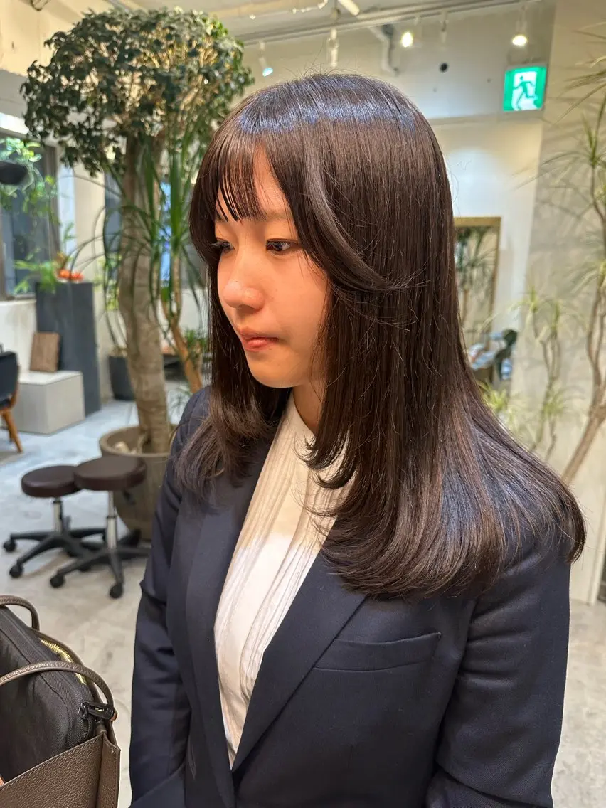 セミロング 顔まわりレイヤー レイヤーカット カット 銀 座のヘアスタイル