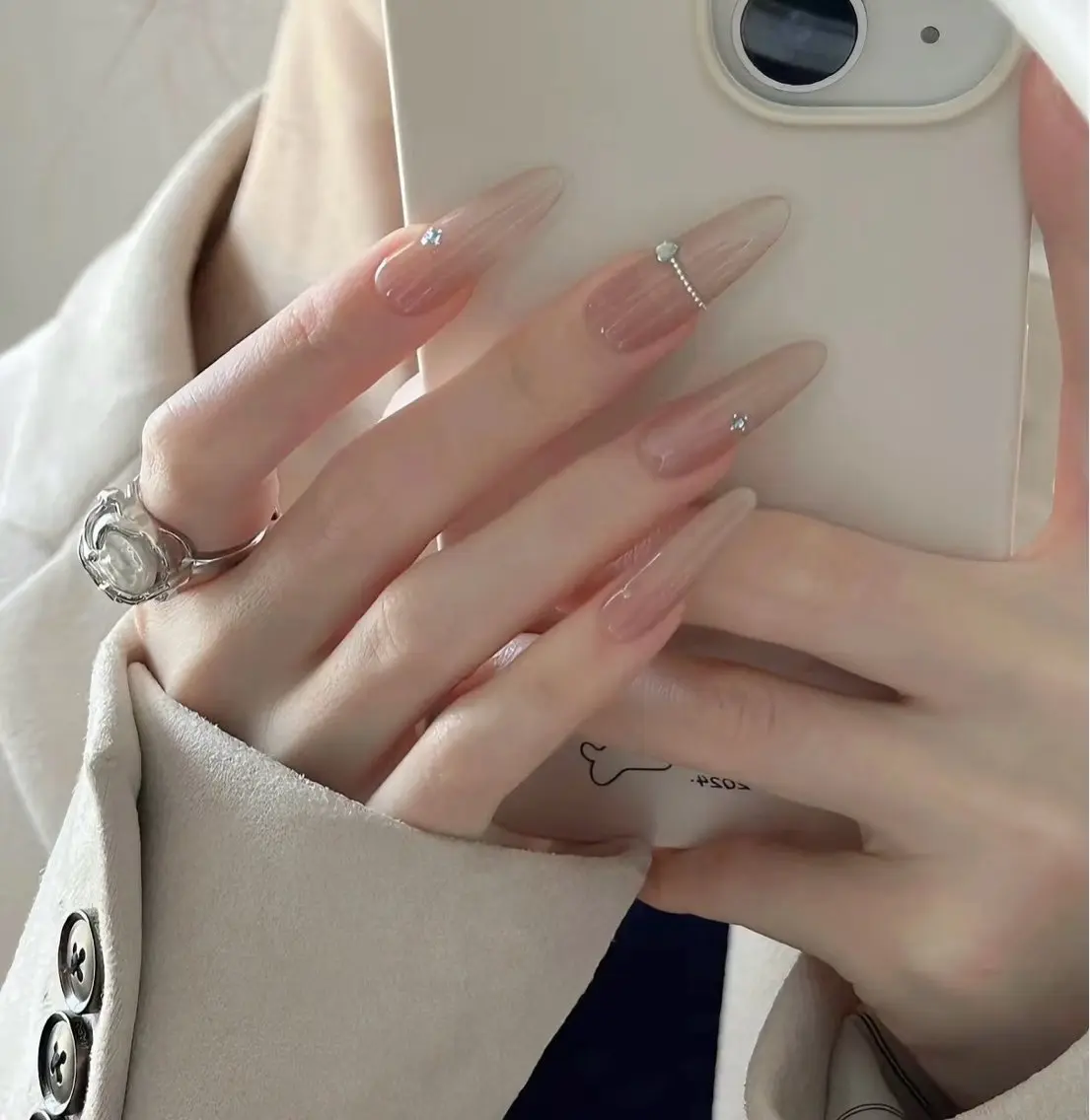 ネイル オーロラネイル フラワーネイル フットネイル フレンチネイル ジェルネイル ハンドネイル BabyYouMi nailのネイルデザイン