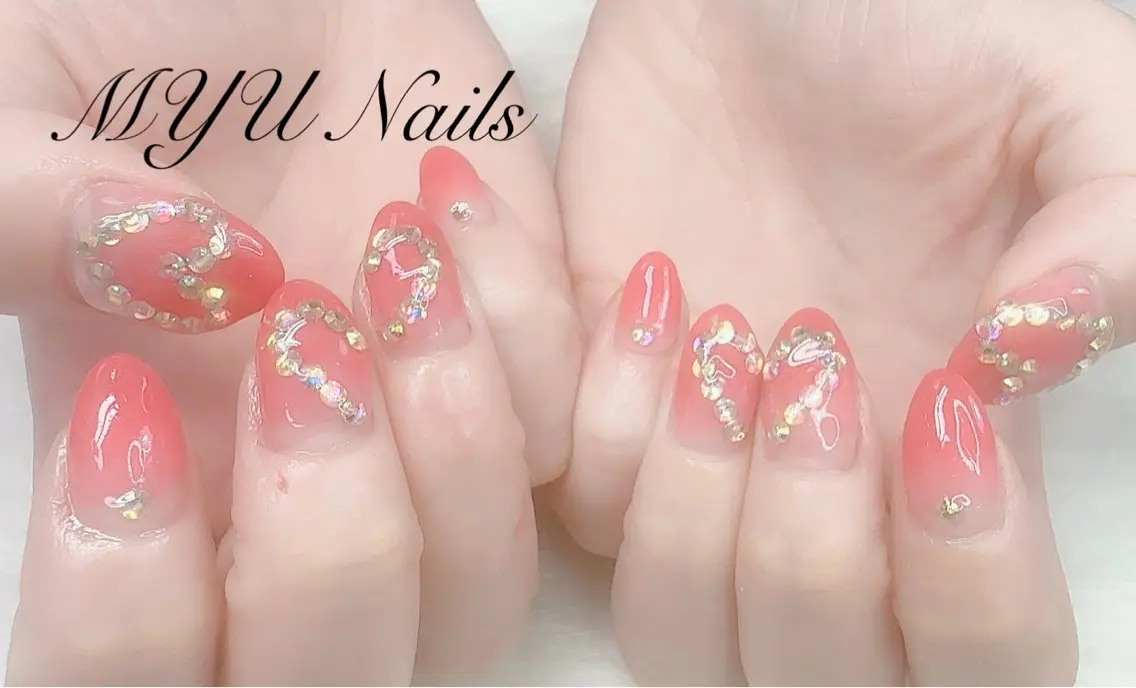 ネイル ジェルネイル グラデーション 持ち込み パラジェル ニュアンスネイル🌈 MYU Nailsのネイルデザイン