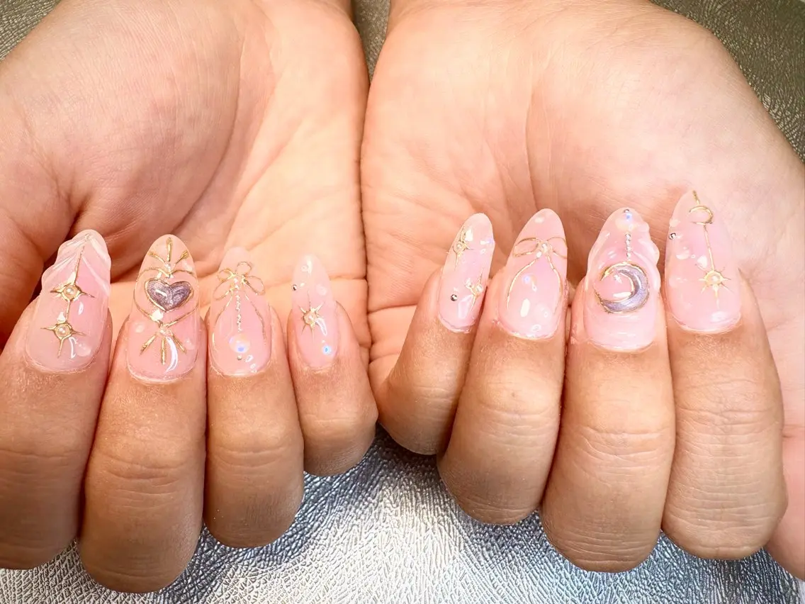 ネイル ハート ミラーネイル 持ち込み ハンドネイル ✨韓国✨nail salonLumieのネイルデザイン