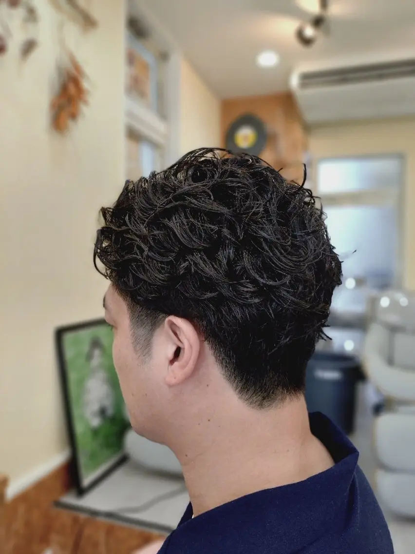 メンズ メンズパーマ 公式⭐️美容院・ 小林⭐️オーナーのヘアスタイル