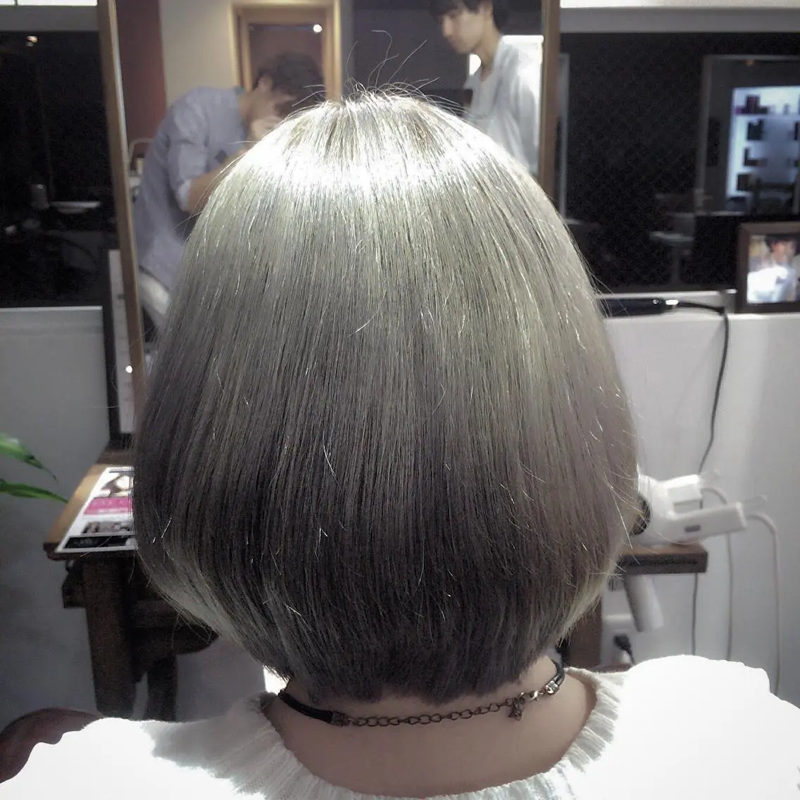 ショート ミディアム カラー グラデーションカラー シルバー メンズ特化美容師 カラー専門ぺーターのヘアスタイル