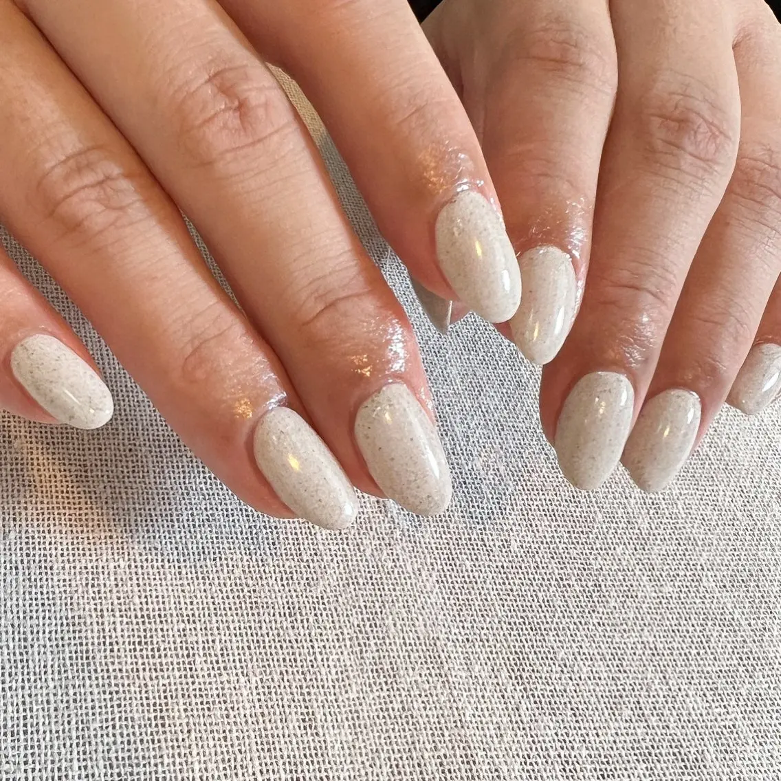 ネイル アートネイル ジェルネイル ワンカラーネイル シンプルネイル 冬ネイル pointillé .ayaのネイルデザイン