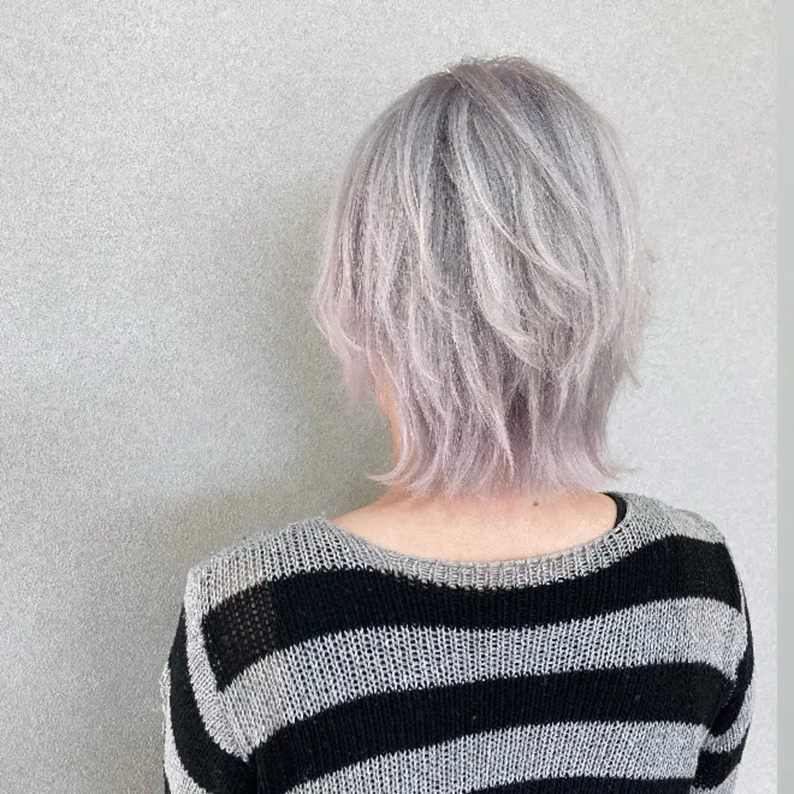 ミディアム カラー シルバー ホワイトシルバー ヘアカラー 前田 知輝のヘアスタイル
