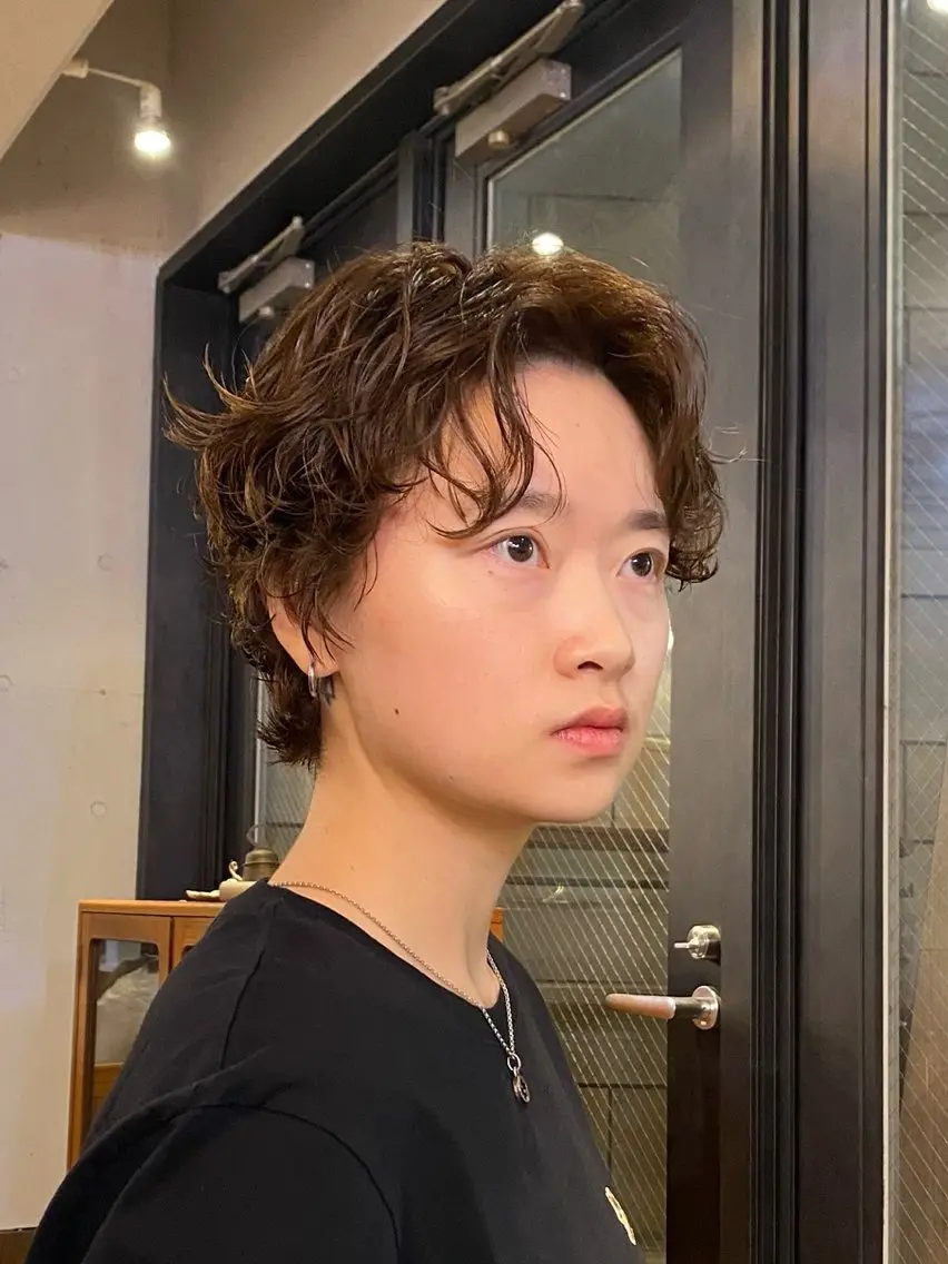 ショート パーマ ショートヘア ブラウンカラー 🦔🪷なりたりみのヘアスタイル
