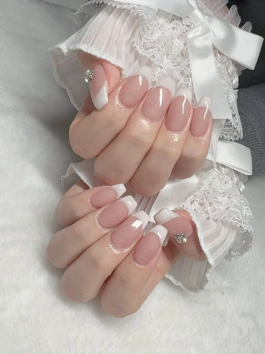ネイル I-nailロング /ワンホン/キラキラのネイルデザイン