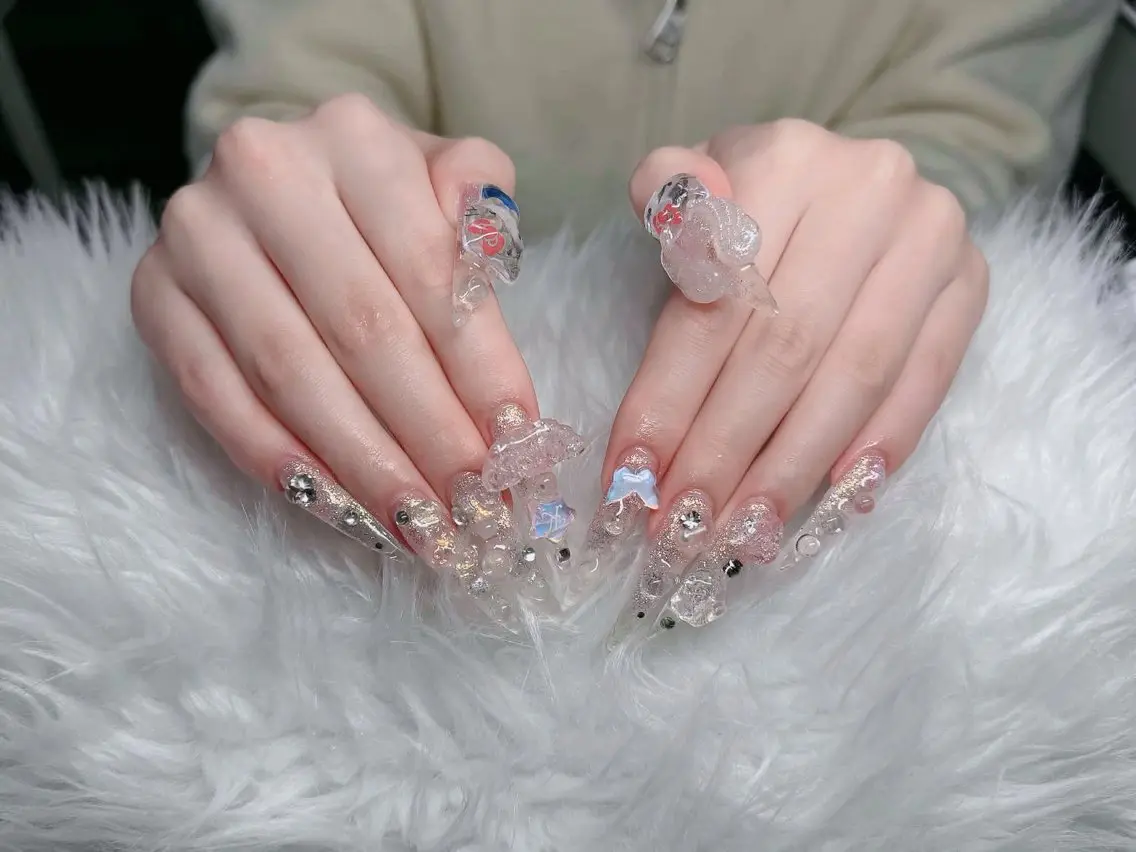 ネイル フレンチネイル ジェルネイル ガラスフレンチ ハロウィン ハート ハンドネイル H.baby Nail Salonのネイルデザイン
