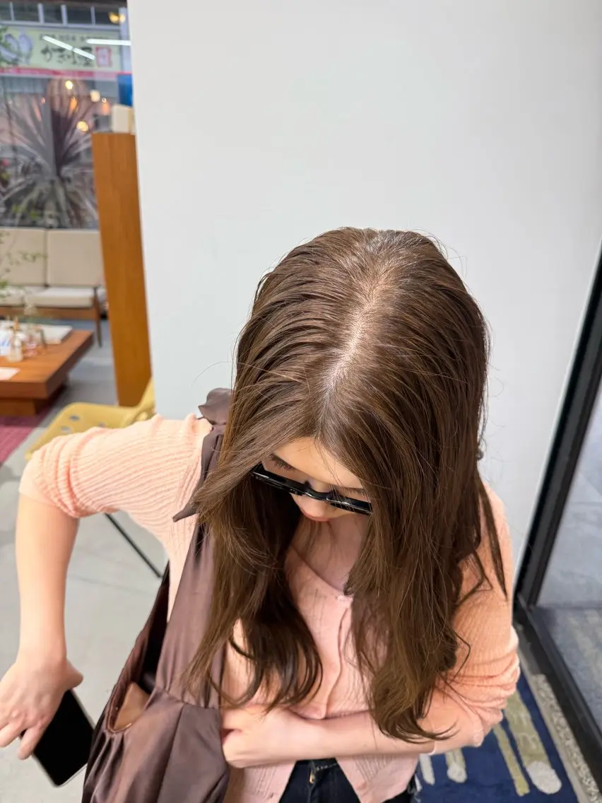 人気NO.2透明感抜群✨️🫧【カット+イルミナカラー】✂️🤍の写真