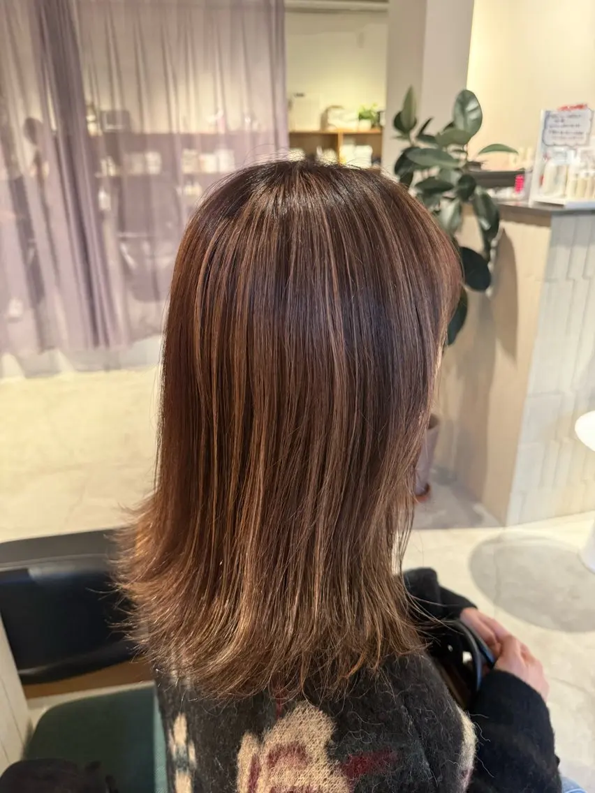 セミロング ヘアカラー 井手上 陽菜のヘアスタイル