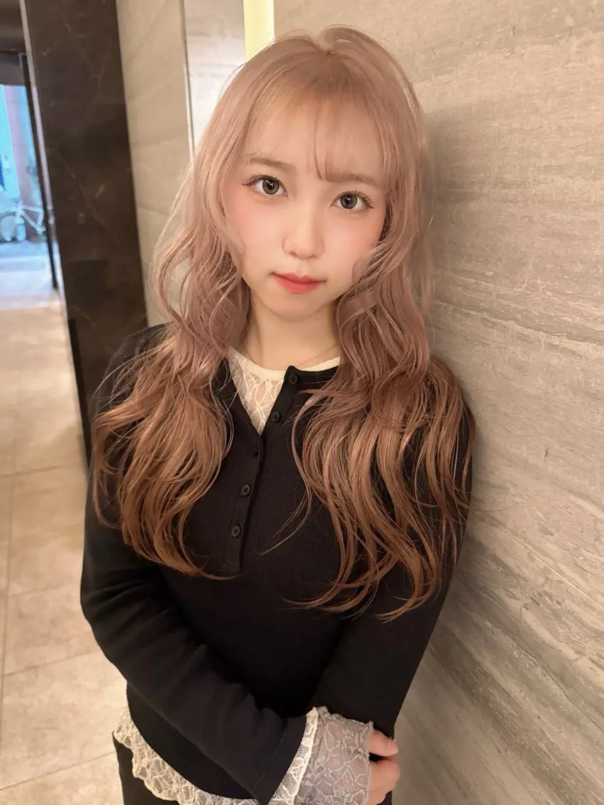 ロング カラー ハイトーンカラー ヘアカラー ブリーチカラー/ デザインカラー/栄のヘアスタイル