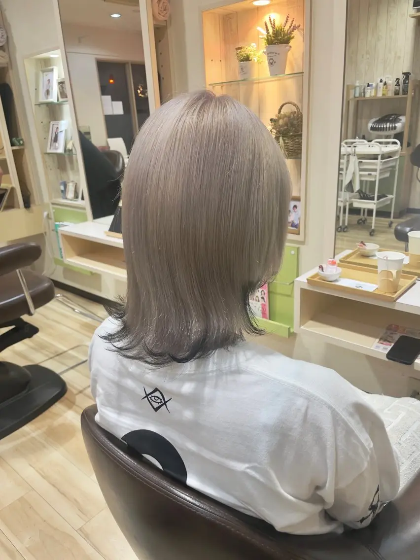 ミディアム カラー 🌈派手髪ハイトーン 🌈鈴木亮太🌈のヘアスタイル