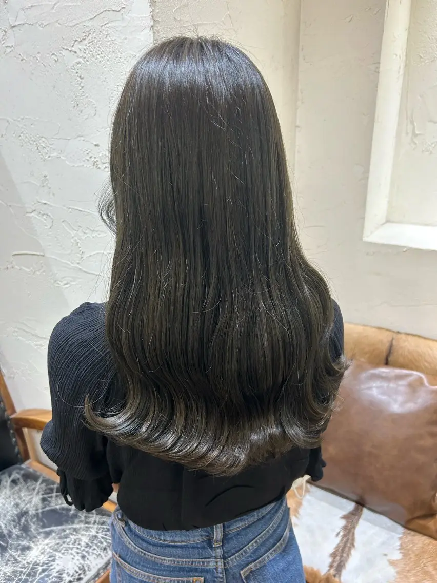 ロング カラー オリーブカラー defi リカのヘアスタイル