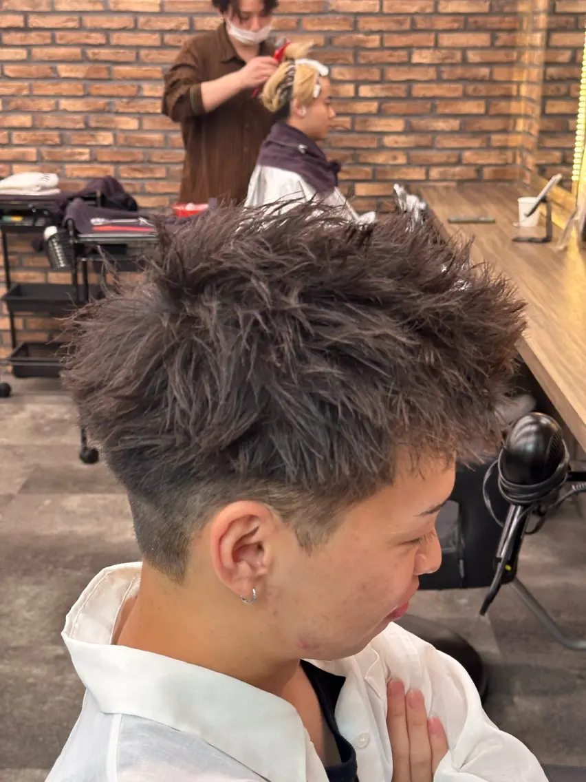 ショート パーマ メンズ カット パーマ 【メンズ特化】海外風 スパイキー/トムのヘアスタイル