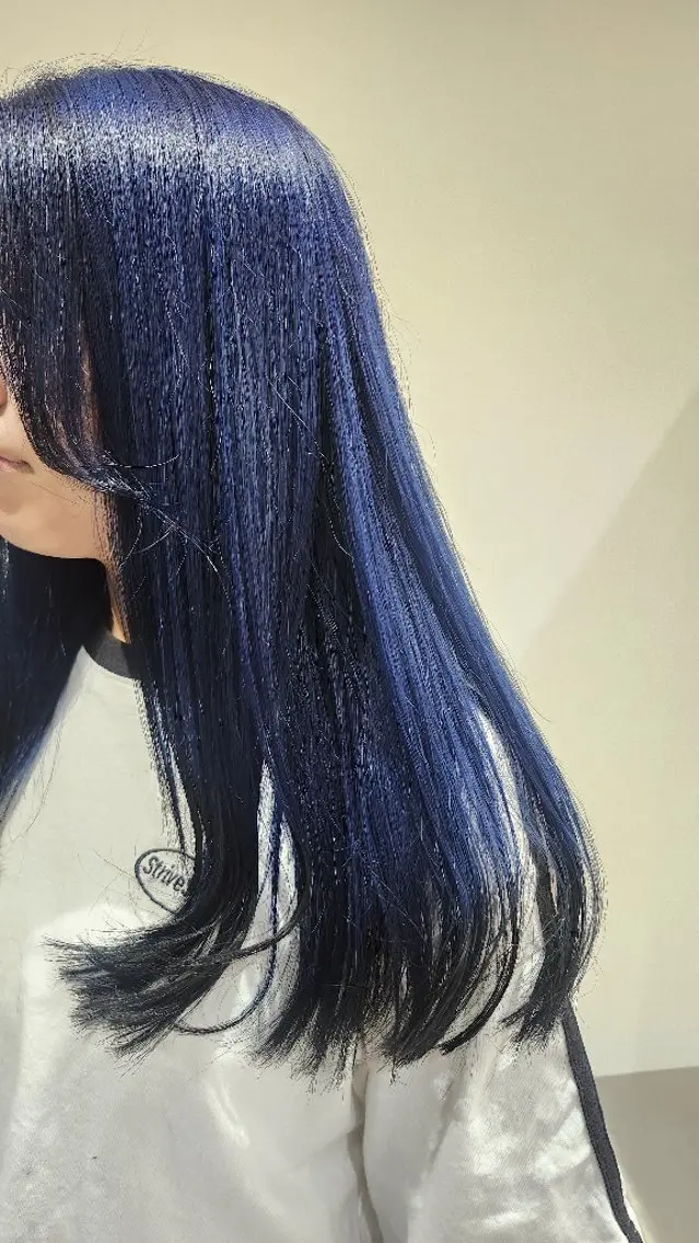 カラー 黒髪 ブルーカラー デザインカラー ヘアカラー 透明感/ダブルカラー 🎀SUZUKA🎀のヘアスタイル