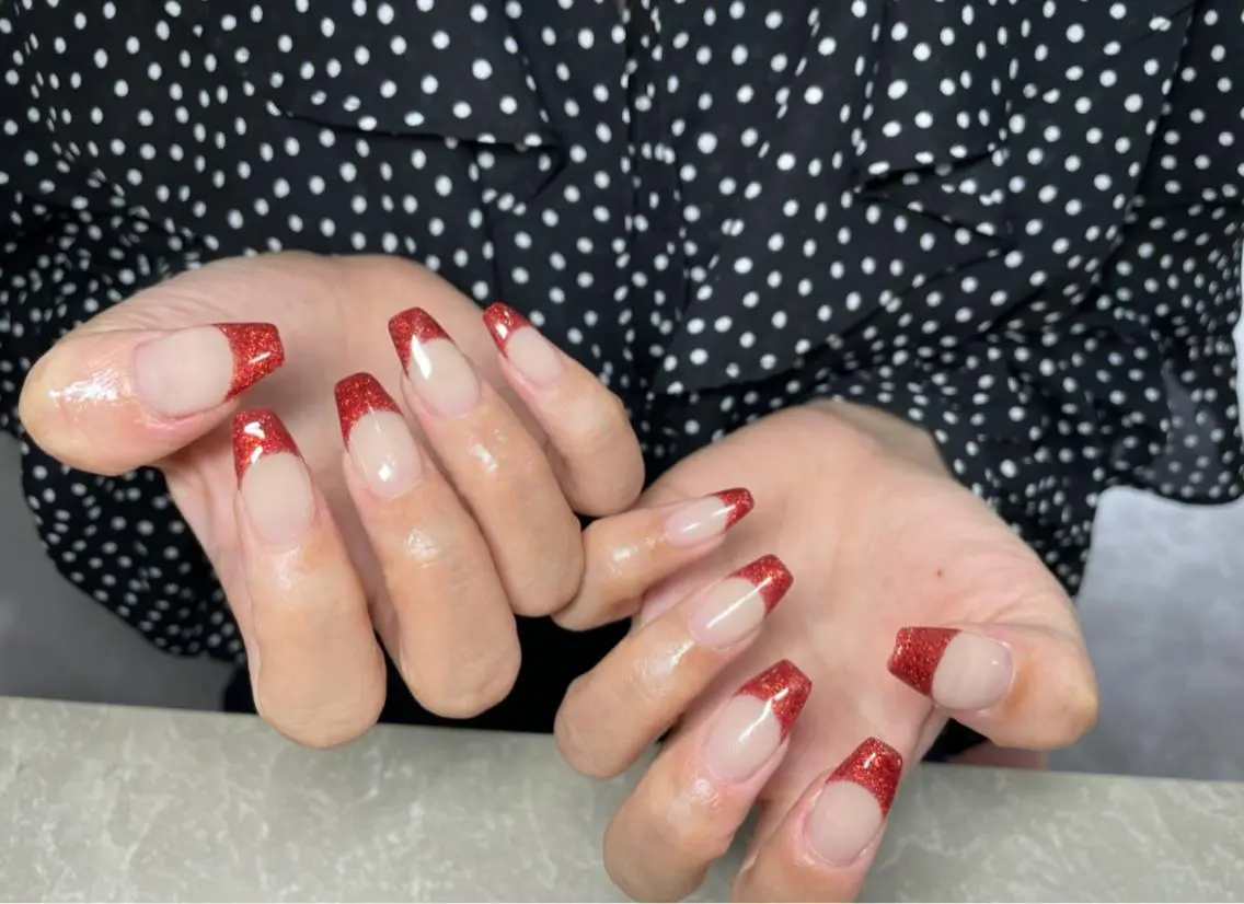 フレンチネイル(ハンドorフット)全体で二色までok✨😍の写真