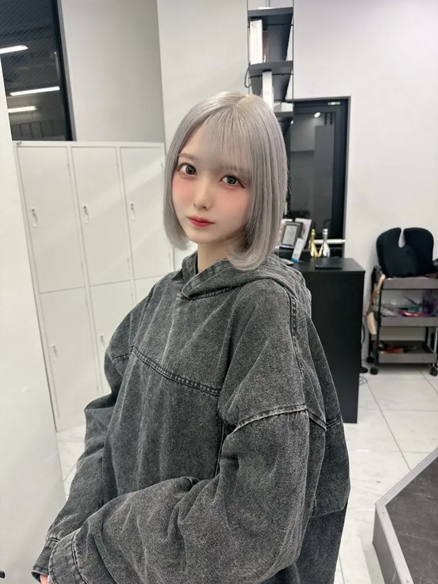1日でホワイトに🤍ケアブリーチ3回+カラー+髪質改善の写真