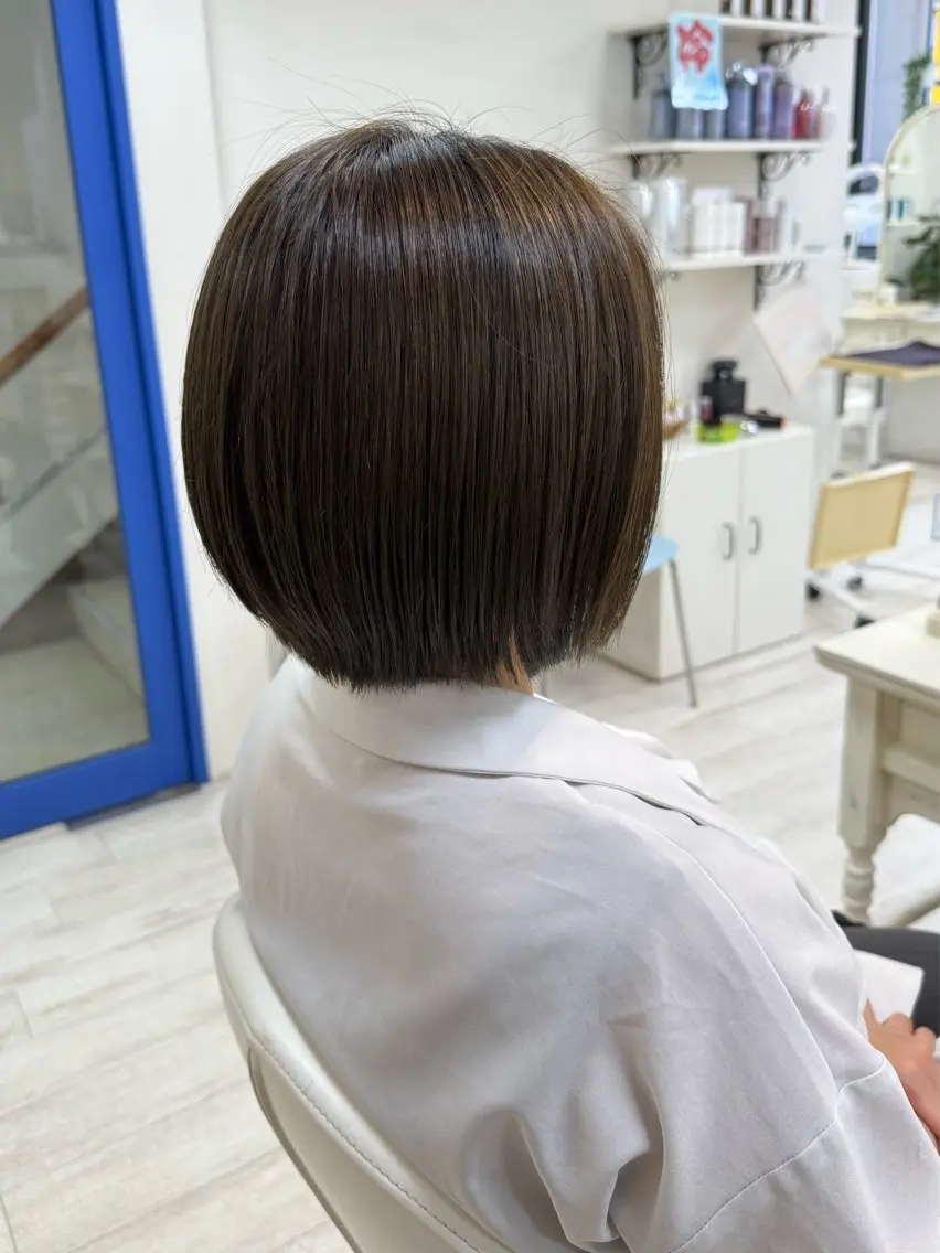 ショート 酸性ストレート カット ヘアカラー 縮毛矯正 新籾 尚哉のヘアスタイル
