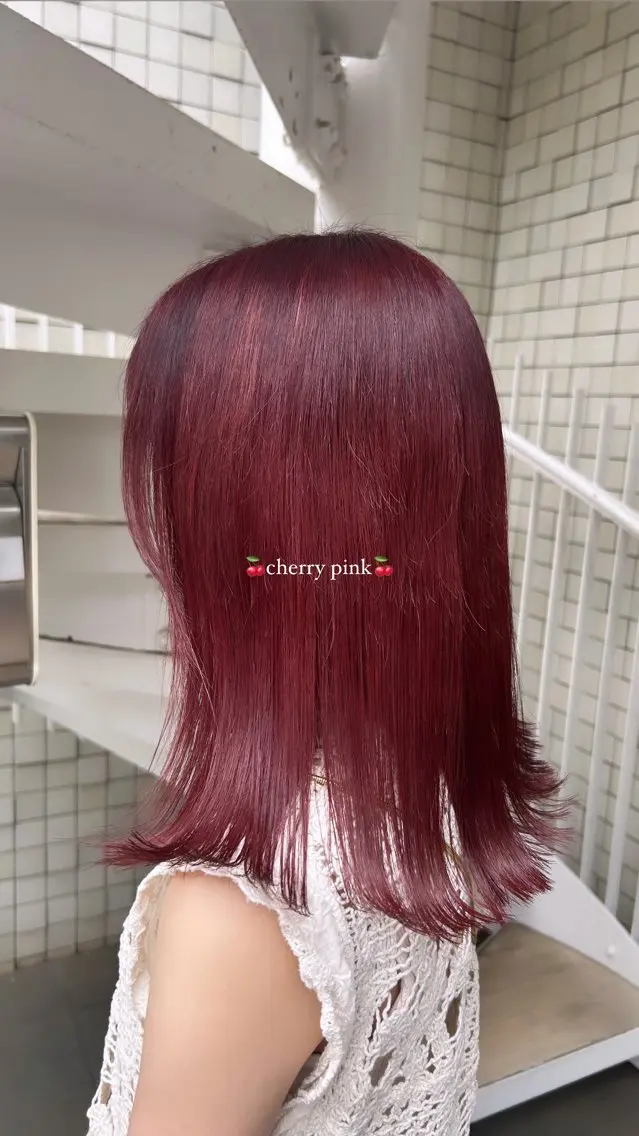 ミディアム カット ヘアカラー 暖色カラー🍒🌷 hitomiのヘアスタイル