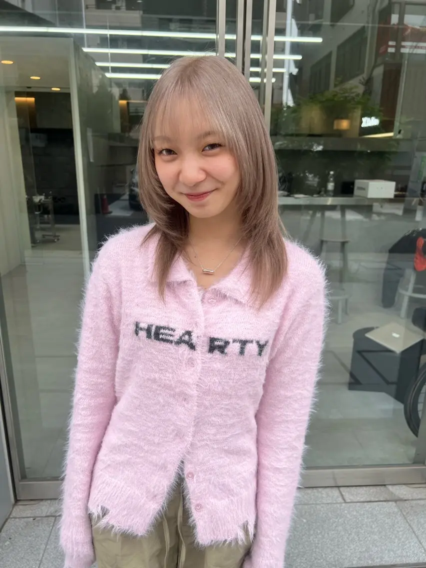 ミディアム カラー ブロンド グレージュ くびれヘア 顔周りカット ハッシュカット カット ヘアカラー トリートメント 吉沢遣人/レイヤー 艶カラー/抜け感のヘアスタイル